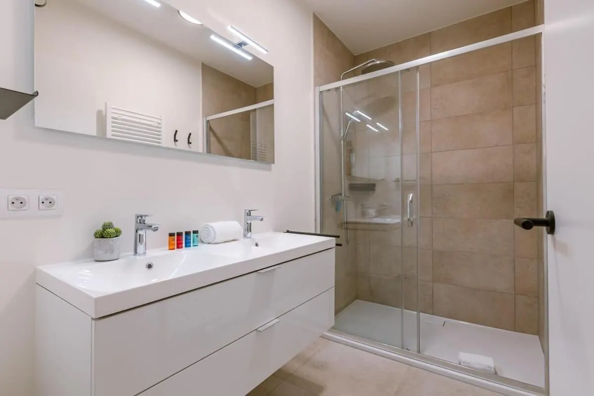 Huswell - Beautiful Apartment With Parking Close To The Sea Ostend